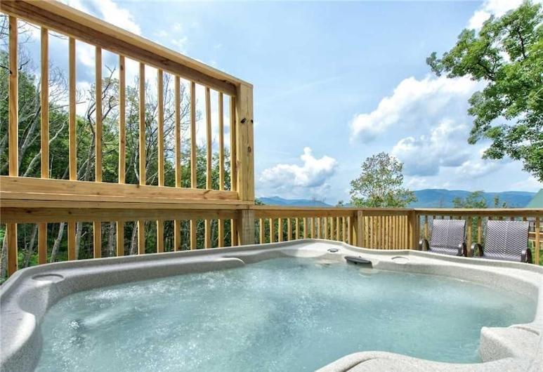 Walnut Ridge Cabin. Sleeps 7-11! Hot Tub, Pool Table, Minutes To Downtown Gatlinburg! Exterior photo
